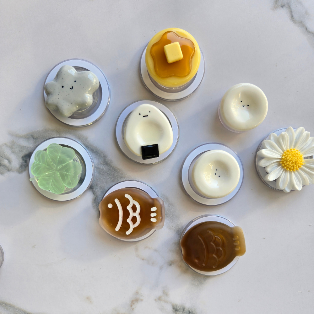 Smile - kawaii Worry Stone Phone Grip – Anxiety Relief Stand